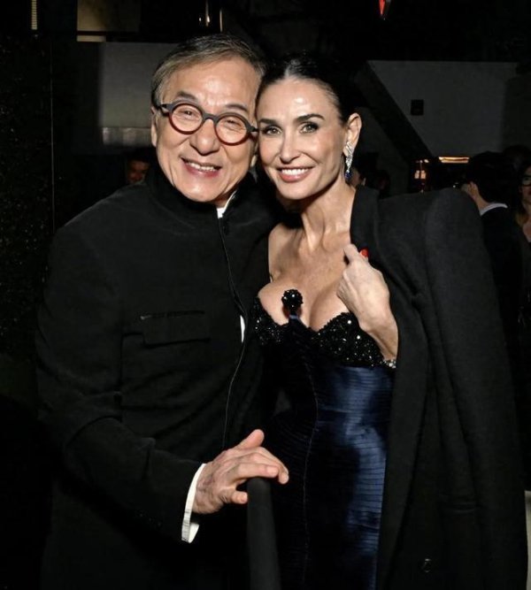 莆田安福相册 好意思国加州这夜，成龙，让所有这个词东谈主目力了他的国际地位