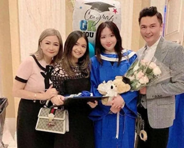 莆田安福家园 关礼杰为儿子庆祝诞辰，儿子颜值和身高一般，脸型五官偏男相