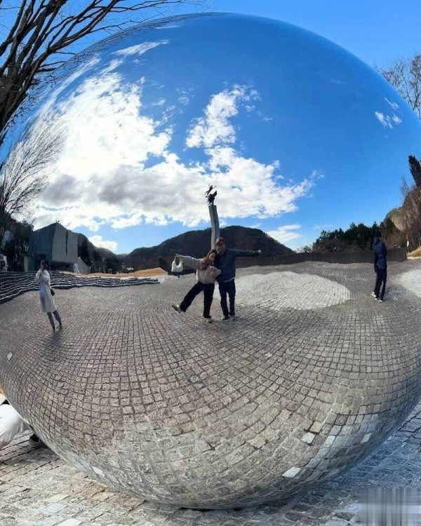 安福相册 马国明51岁寿辰和汤洛雯旅游庆生晒恩爱合影