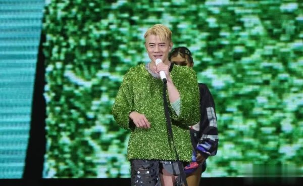 安福相册 60岁的郭富城，为什么还能在舞台上跳出年青的灵魂！