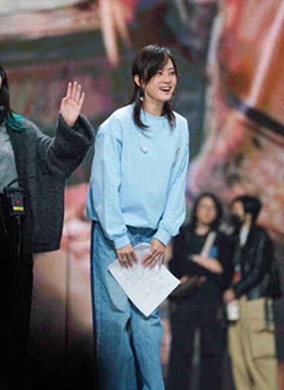 安福相册 孙俪留长发太好意思了，新妆容配新发型显年青，状况逆孕育超养眼