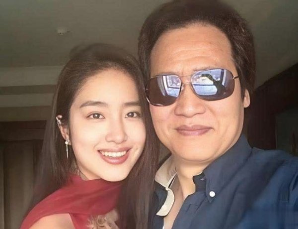 莆田安福相册 杨采钰的婚恋玄学：在公论风暴中完成自我救赎！