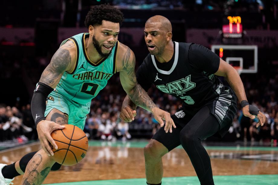 [图]布里奇斯三分准绝杀 黄蜂117-116险胜马刺莆田安福家园