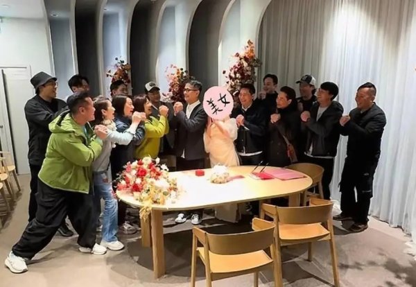 莆田安福家园 60岁绿叶演员晓喻再婚 多位戏骨纷纷前来祝贺