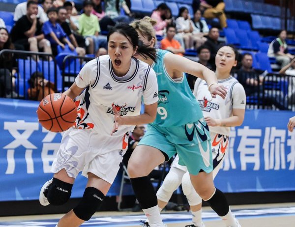 莆田安福相册 又好意思又能打！中国篮球34岁女神复出3胜1负：成婚生娃归来依然很好意思