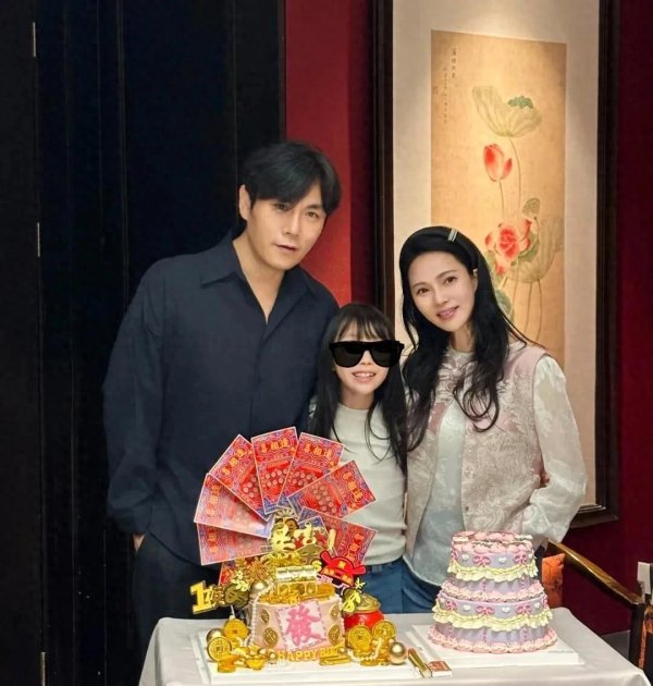 安福相册 伊能静57岁诞辰，秦昊和女儿一同入镜庆祝
