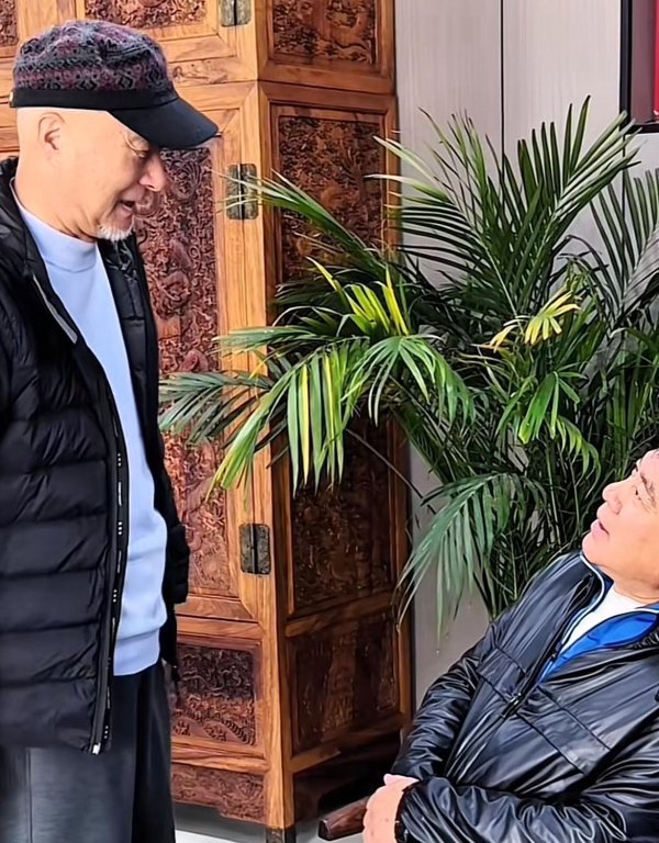 莆田安福家园 陈佩斯朱时茂亲密互动引回忆杀，69岁殷秀梅优雅现身至交约聚