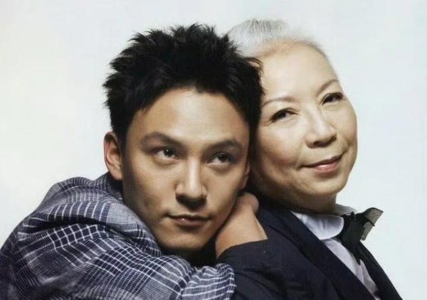 莆田安福相册 张震为母亲办葬礼，与哥哥灵堂哀哭，父老安危地点悲伤