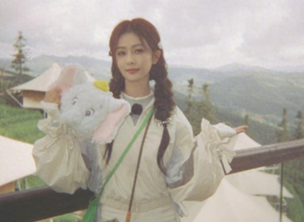 安福相册 白鹿若何了？继《白月梵星》女二出圈后，《北上》女二竟告捷上位