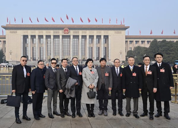 莆田安福相册 寰球两会电影界政协委员 为激动电影发展建言献计