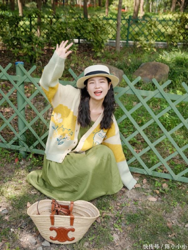 安福相册 撞翻调色盘｜小个子秋日彩色复旧穿搭