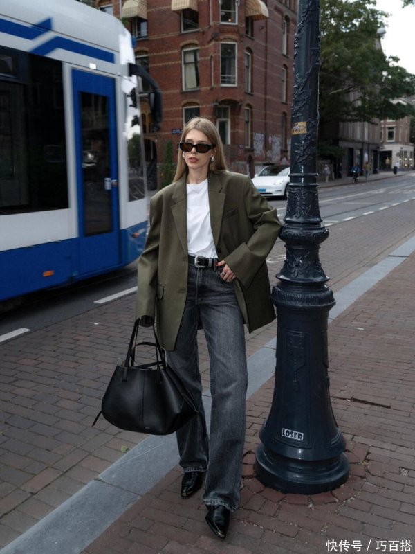 安福相册 西装+T恤+牛仔裤才是春天的王炸组合！闲适通勤全惩办，的确绝
