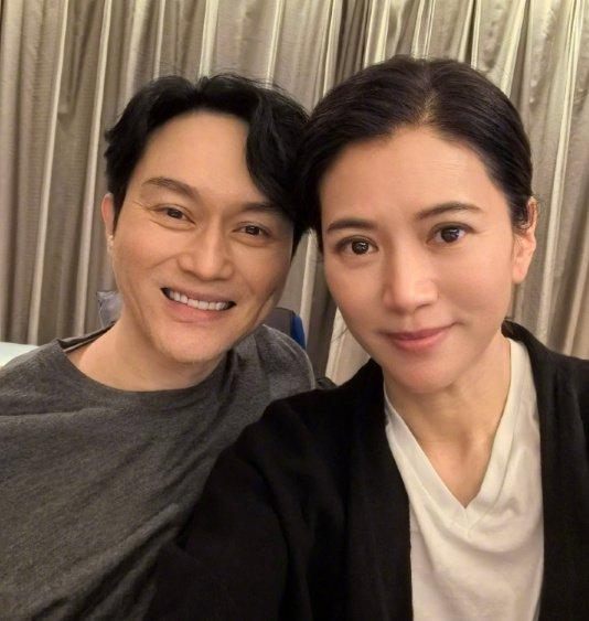 莆田安福家园 袁咏仪复兴常素颜原因，东说念主间澄莹素颜也超好意思！