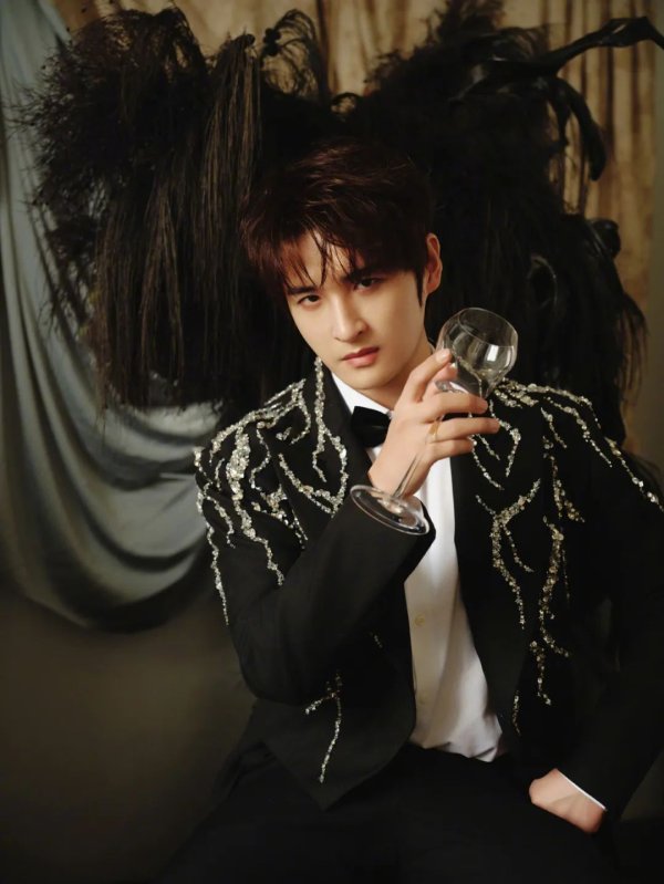 安福相册 39岁男歌手张远自曝不谈恋爱的原因