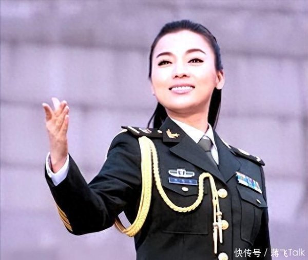 莆田安福相册 民歌天后陈念念念念：嫁给青歌赛冠智囊鹏生一女，今49岁气质依旧动东谈主