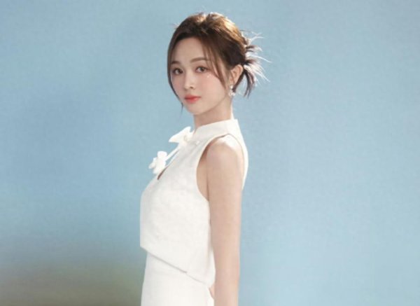 安福相册 吴宣仪蹲在机场哭，热度快速高潮，录制《浪姐6》有望夺冠吗？