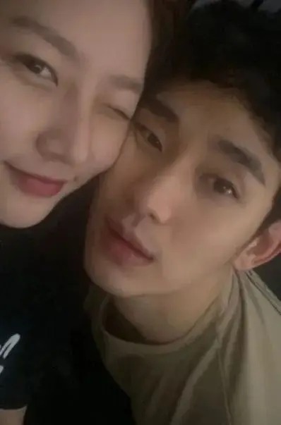 安福相册 惹群愤的不是年事差，而是15岁！