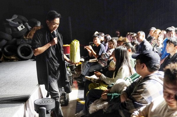 安福相册 北京笑剧院孵化《克莱因历史》将启寰球巡演，新群众文艺台上台下“不设限”