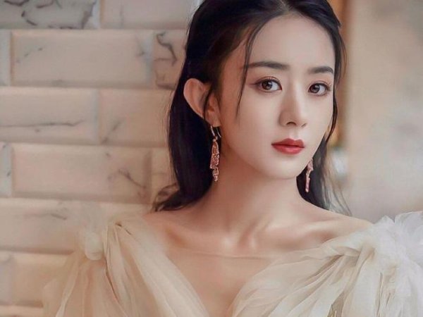 安福相册 37岁赵丽颖再破天花板，冯小刚此次赌对让内娱“千里默”！