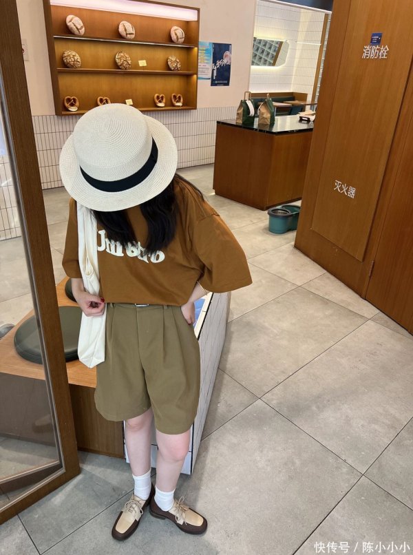 安福相册 Fudge穿搭｜绝绝子T恤日系又复旧 小个子OOTD