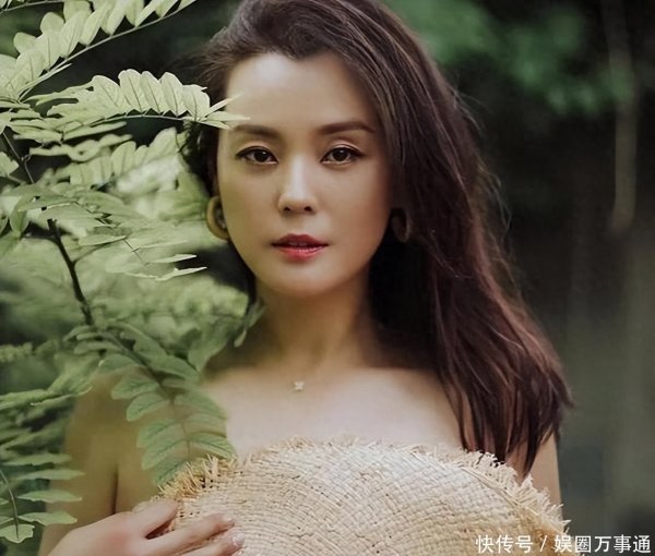 安福相册 内地于今只身的5位著名女演员，个个齐是半老徐娘，男东谈主“杀手”