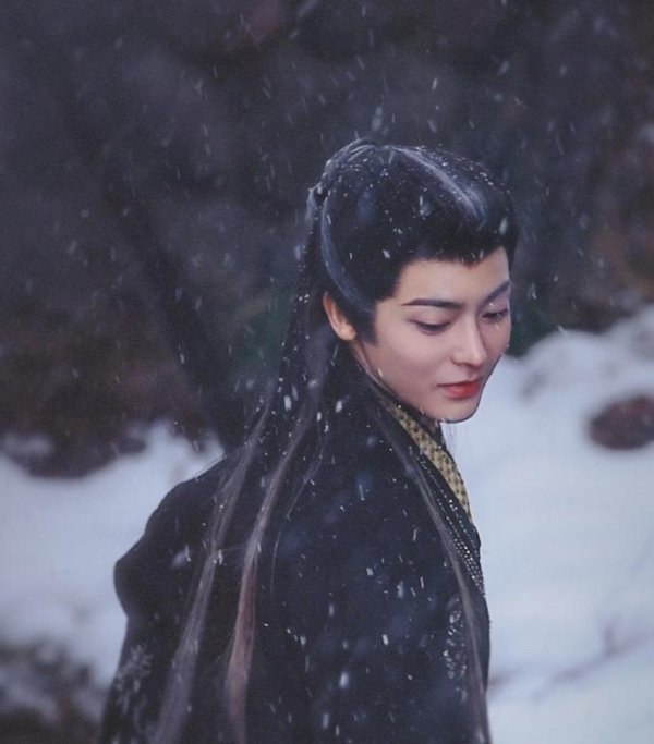 莆田安福家园 侯明昊新剧雪中战甲造型曝光，成内娱古偶审好意思新天花板！