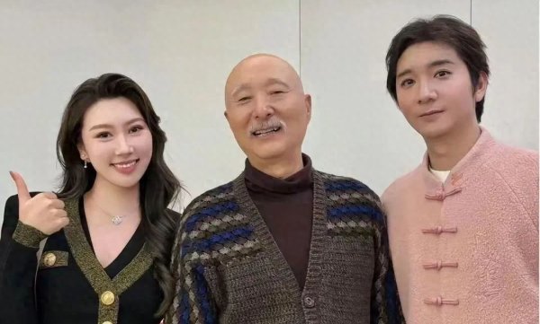 莆田安福家园 陈佩斯和妹妹凄凉同框，外甥女自带陈家基因高情商发言