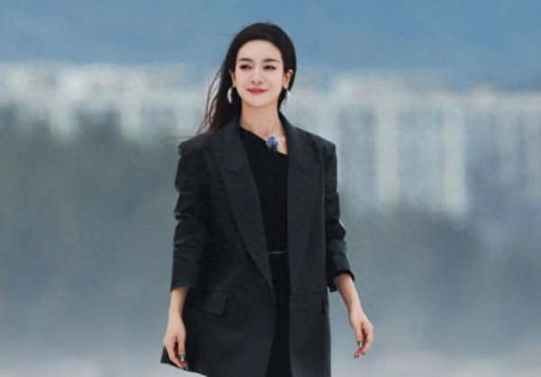 安福相册 《乘风2025》李晟大火后，姐姐们的格调立马转换，而她最现实