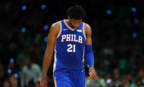 莆田安福相册 费城球迷动怒！八连败，输给公牛32分