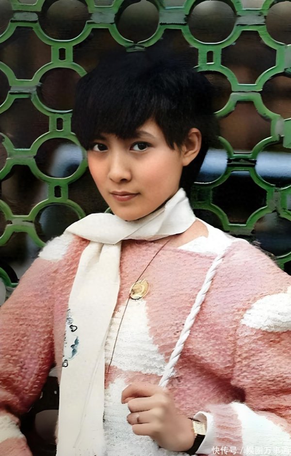 莆田安福相册 她是首位嫁给番邦东谈主的中国女星，一天提100次仳离，39年愣是没离