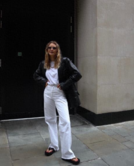 莆田安福相册 ins前锋博主immillieholmes中性色彩浅薄穿搭元素作风