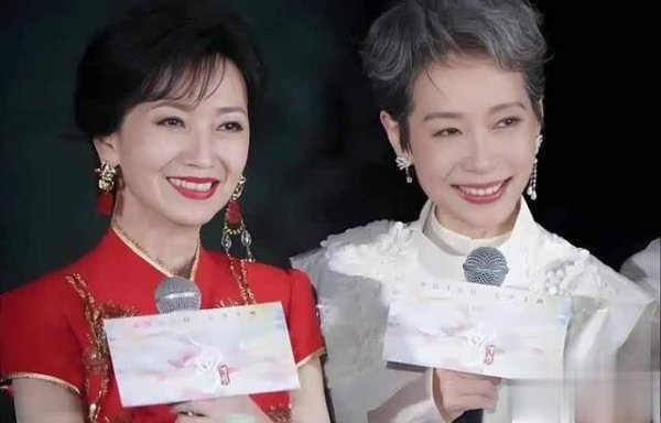 安福相册 叶童直播曝赵雅芝擅自传授诀窍，30年姐妹情令东谈主动容
