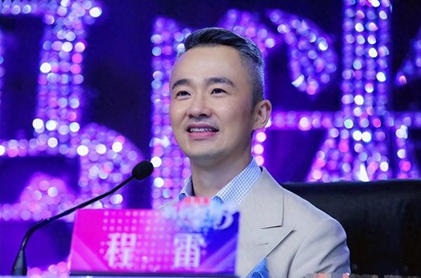 莆田安福相册 53岁白首程雷好幸福！36岁太太娇俏，俩男儿超帅