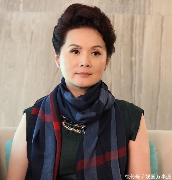 安福相册 演员吴冕：我这辈子最正确的决定，便是超越两千多里嫁给初恋丈夫
