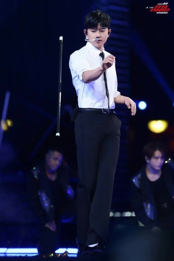 莆田安福相册 张杰演唱会突发不测小插曲，蓦然激勉网友热议！