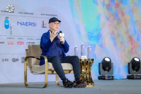 安福相册 鲍德熹北影节上回忆拍《卧虎藏龙》：全片惟有40个殊效镜头