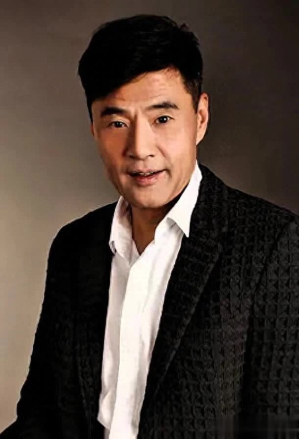 莆田安福相册 于荣光自曝被李连杰“碾压”：7招对决穿披风都跟不上拳脚！