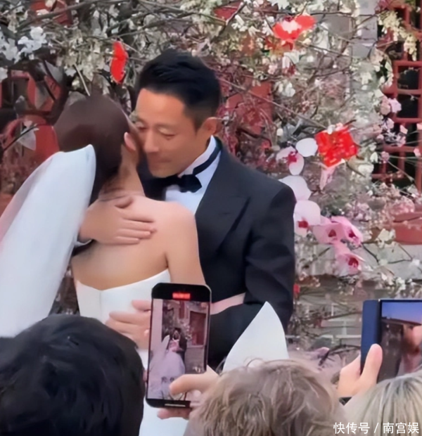 莆田安福家园 汪小菲大喊两声“我景观”，将婚典推向了飞扬，筱梅和职工热舞