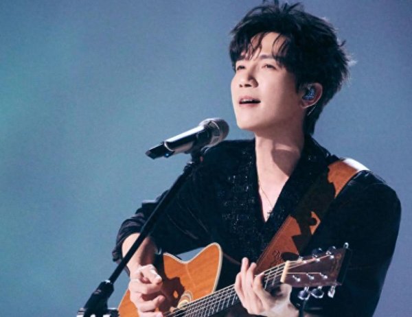 安福相册 《歌手2025》陈楚生获冠军的可能性大吗？唱《将进酒》事理很独特