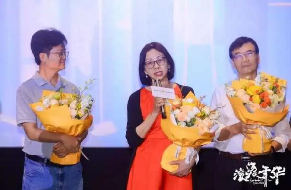 安福相册 记录电影《滚热年华》首映，忻悦者打造“有温度的城市档案”