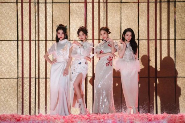 莆田安福相册 《乘风2025》解锁四公新舞台 八位学姐追思