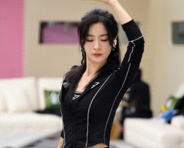 安福相册 《乘风2025》李晟竟成为五公最大输家？队友中竟荫藏一位“卧底”