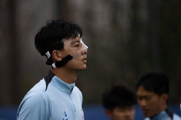 莆田安福相册 申花官方通报伤情：蒋圣龙面部骨折 或戴面罩出场