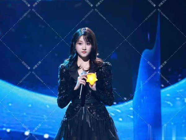 莆田安福相册 关晓彤左手无名指戴法度引容貌近况预计，真相曝光！