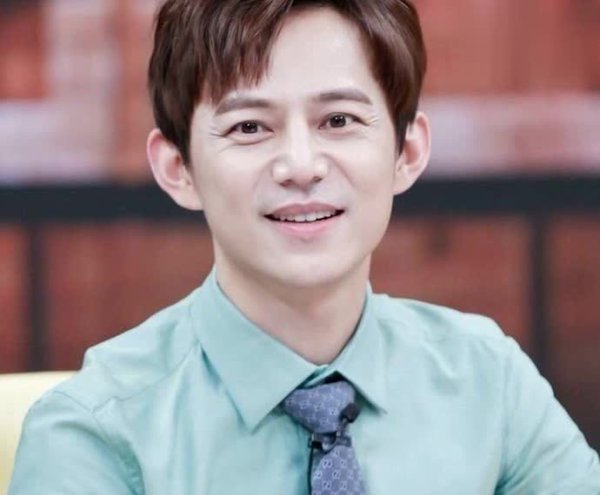 安福相册 何炅主捏糊口那些不为东说念主知的趣事，速看！