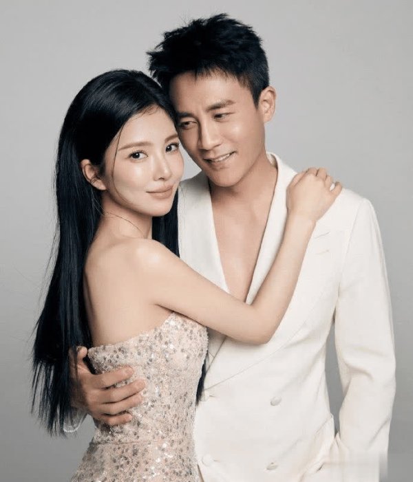 莆田安福相册 杜淳携娇妻庆生送超大束玫瑰，王灿被宠成小女孩