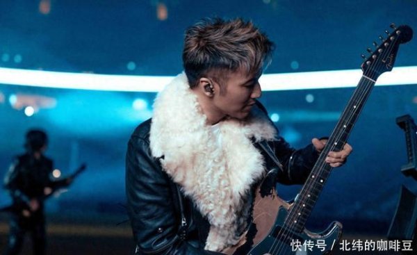 莆田安福相册 惊！谢霆锋演唱会中，17 岁女结他手 Dale 实力圈粉，畴昔一派光明