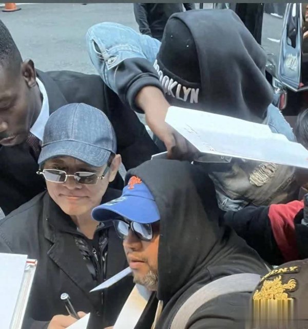 莆田安福相册 62岁李连杰现身纽约，其大儿子Jane近照曝光，7岁曾与刘德华谐和