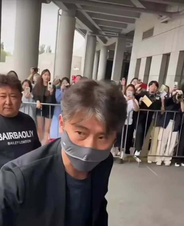 安福相册 李乃文沈阳出面样貌叫东说念主醉心