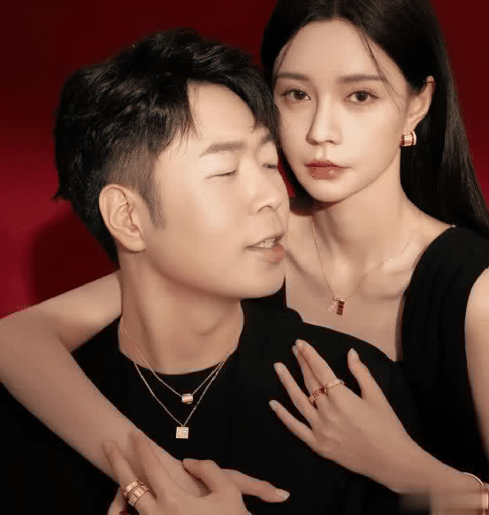 安福相册 杜海涛接沈梦辰放工被偶遇，粉丝怒批蹭热度！